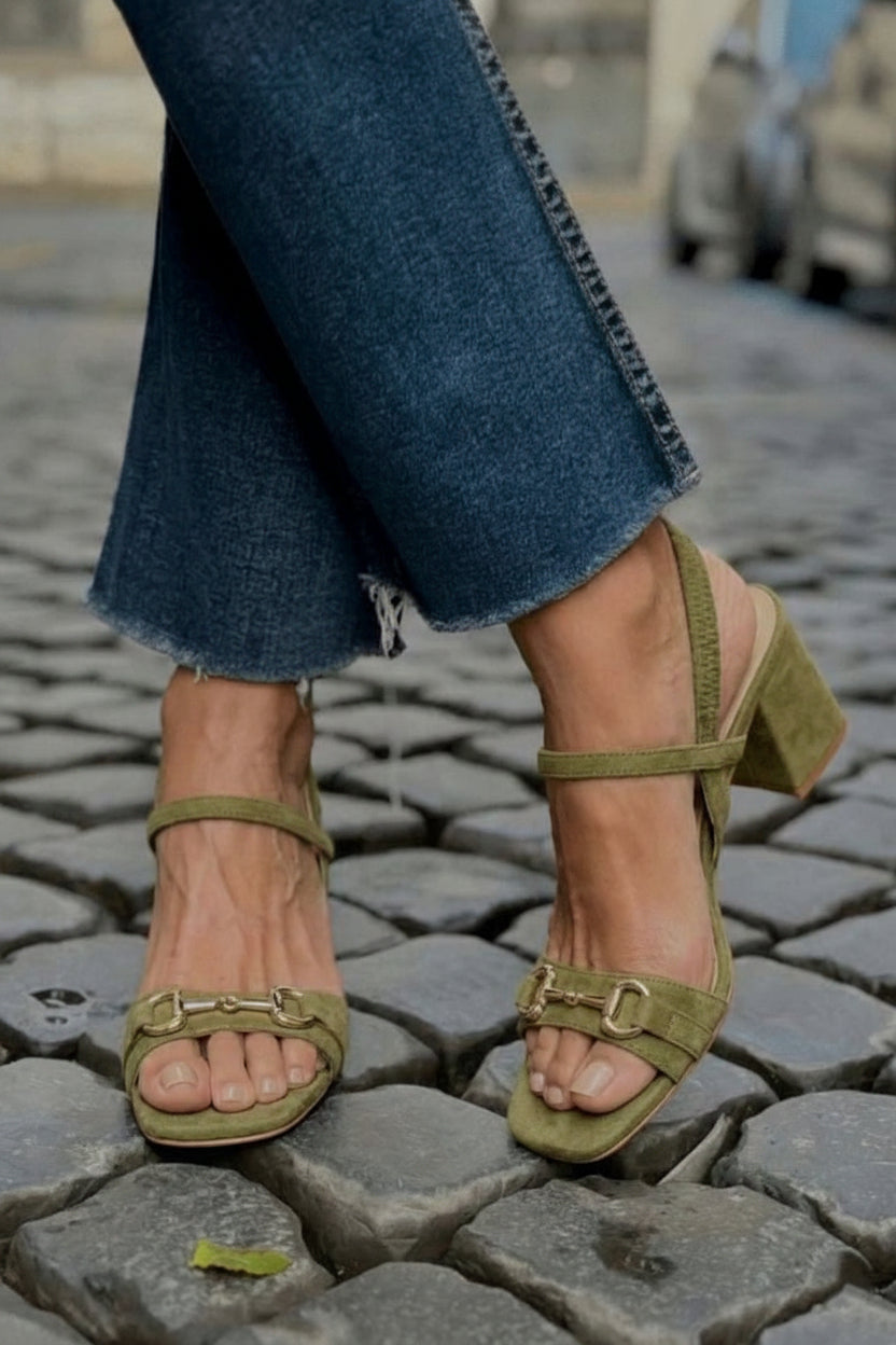 Sandali slingback in suede Verde Oliva con tacco a blocco