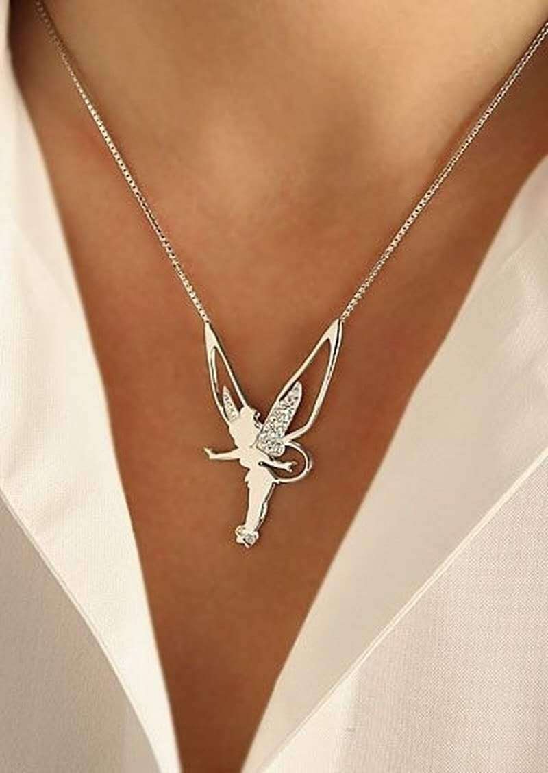Collana in oro con pendente a forma di fata