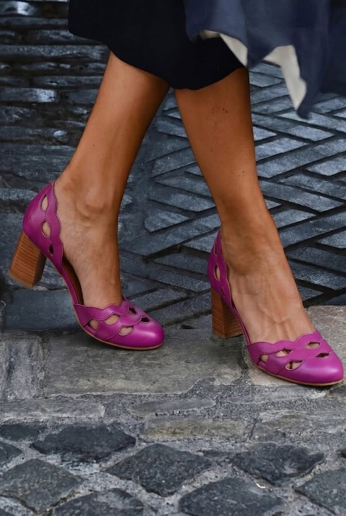 Tacco a blocco in pelle con tagli ondulati chunky