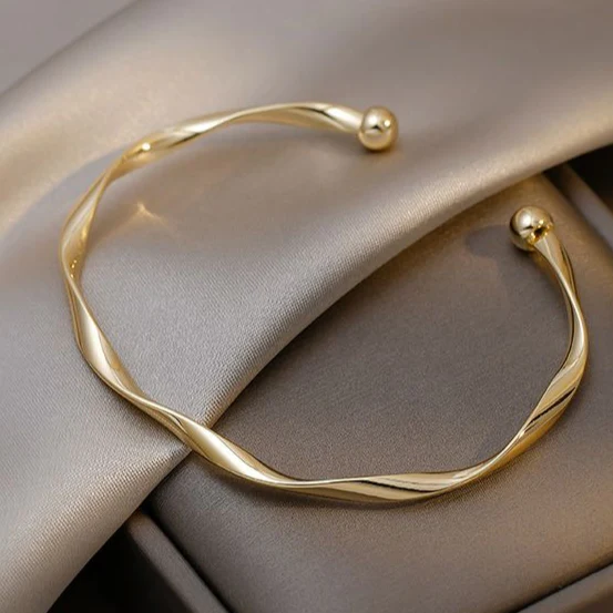 Bracciale dorato elegante