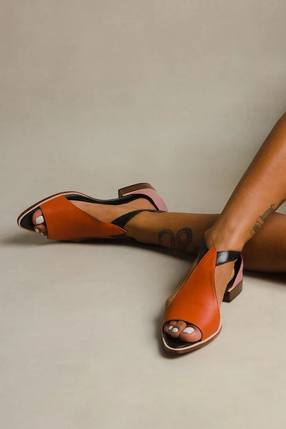 Sandali cut-out peep toe color block casual con punta affilata