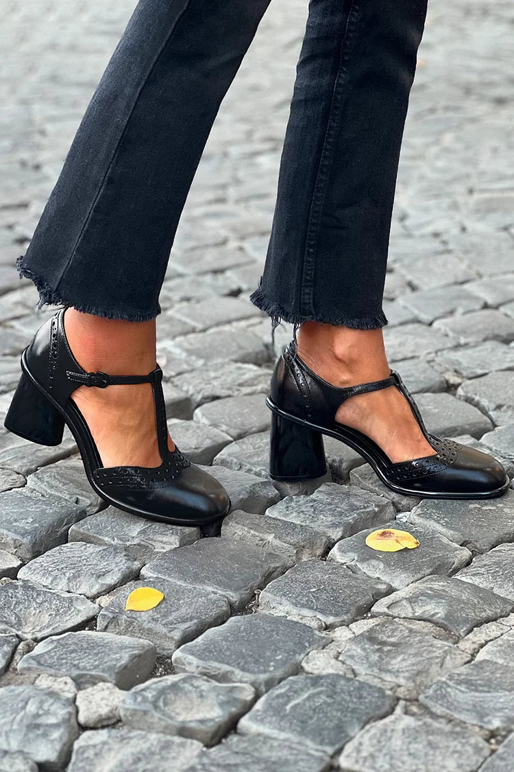 Décolleté neri con tacco spesso, punta tonda e cinturino a T