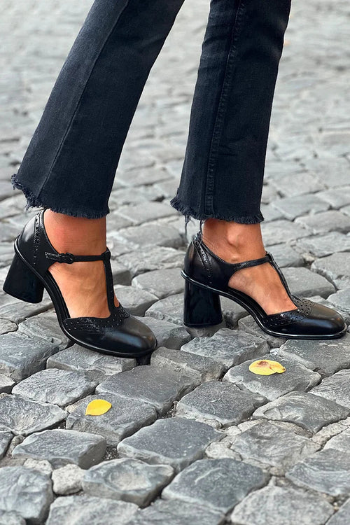 Décolleté neri con tacco spesso, punta tonda e cinturino a T