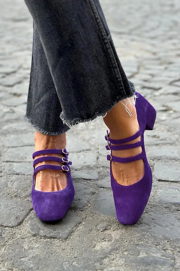 Décolleté viola a punta quadrata con fibbia
