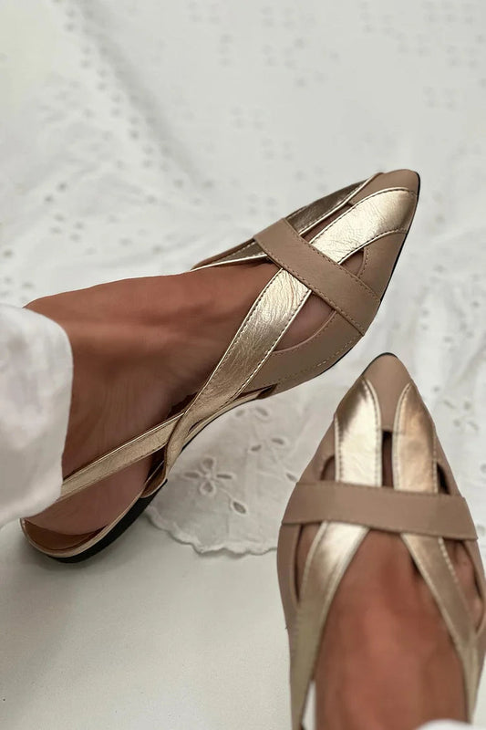 Ballerine slingback intagliate dorate a punta