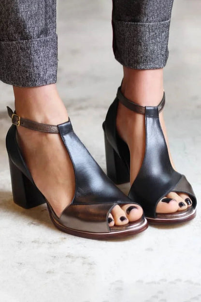 Tacco largo peep toe patchwork nero con cinturino alla caviglia