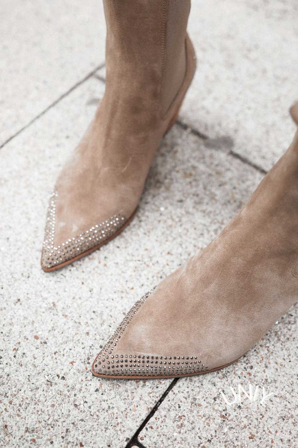 Stivaletti western in suede beige