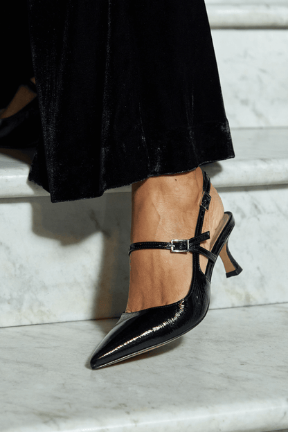 Décolleté slingback extra brillanti neri a punta
