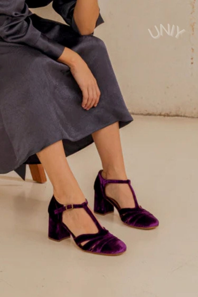 Scarpe con tacco largo in velluto cut-out con fibbia e cinturino a T