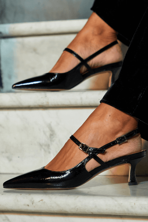 Décolleté slingback extra brillanti neri a punta