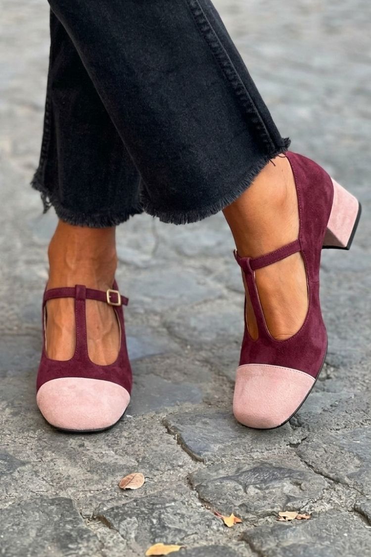 Tacco largo patchwork rosso a punta tonda con fibbia e cinturino a T