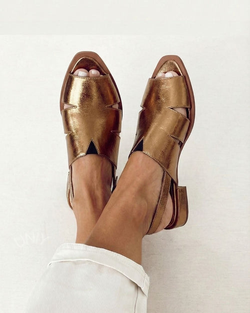 Sandali slingback metallizzati oro con apertura peep toe