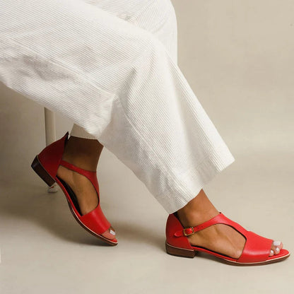 Sandali casual a punta cut-out con cinturino T