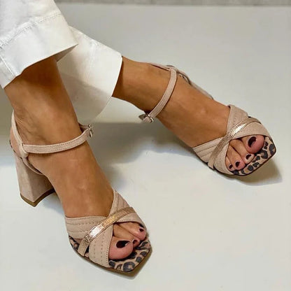 Tacchi larghi peep toe leopardati in patchwork Kaki