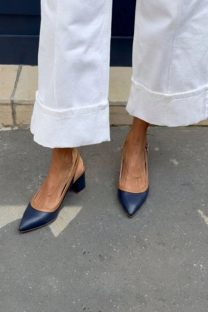 Slingback bicolore blu marino con tacco a blocco