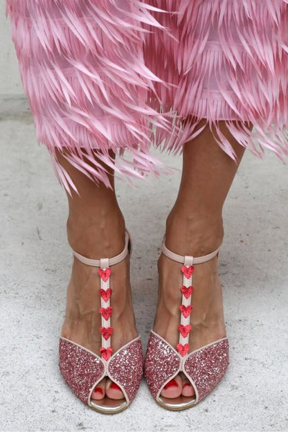Sandali con paillettes Rosa e Rosso, con cinturino a T, cuore e tacco a blocco