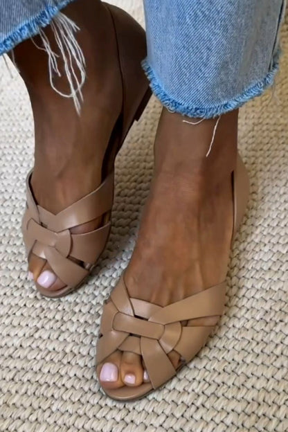 Ballerine peep toe intrecciate in ecopelle con cinturini incrociati e tacco chiuso