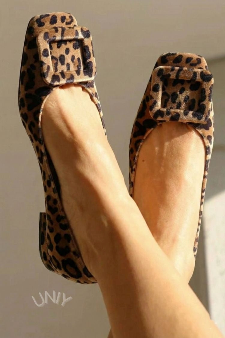 Ballerine in velluto a punta quadrata con fibbia
