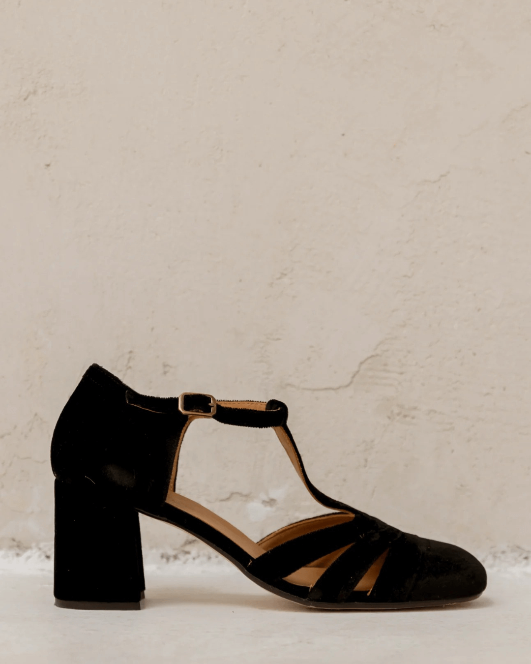 Scarpe con tacco largo in velluto cut-out con fibbia e cinturino a T