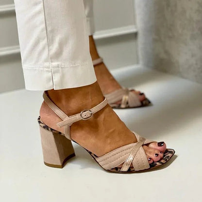 Tacchi larghi peep toe leopardati in patchwork Kaki
