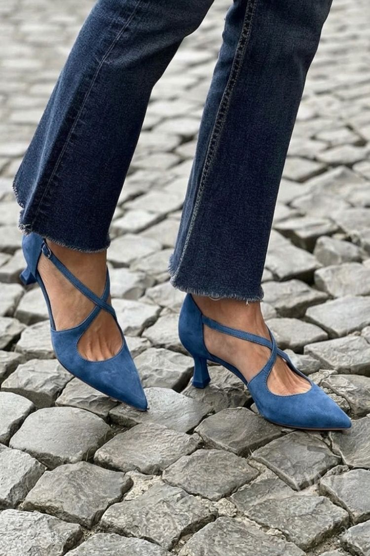 Décolleté kaki a punta con fibbia e cinturini incrociati