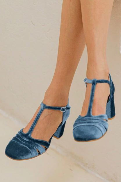 Scarpe con tacco largo in velluto cut-out con fibbia e cinturino a T