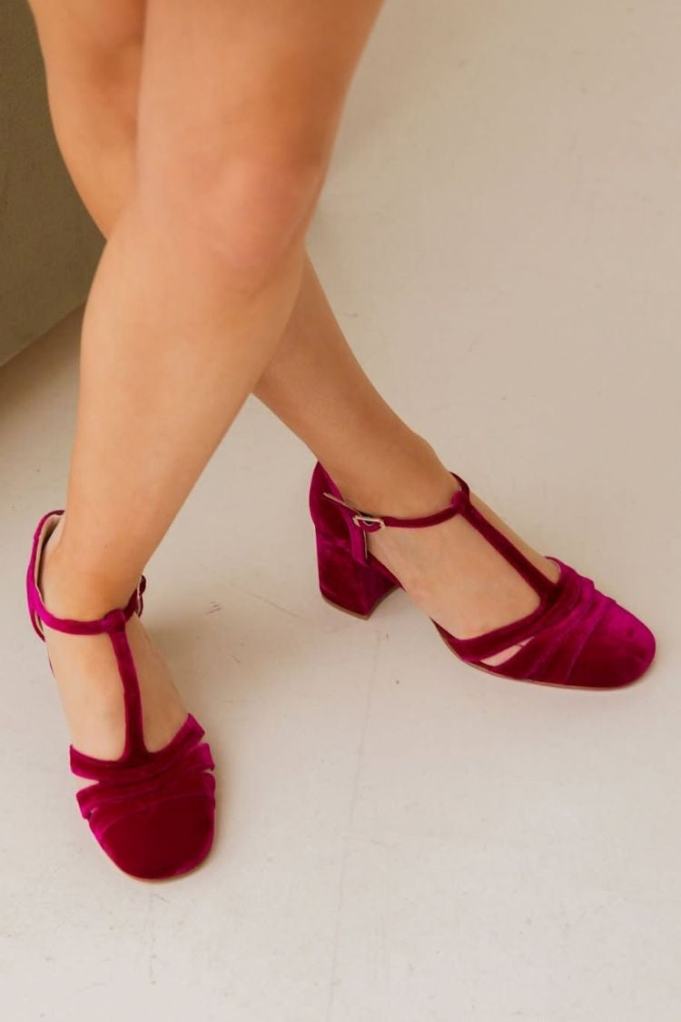 Scarpe con tacco largo in velluto cut-out con fibbia e cinturino a T
