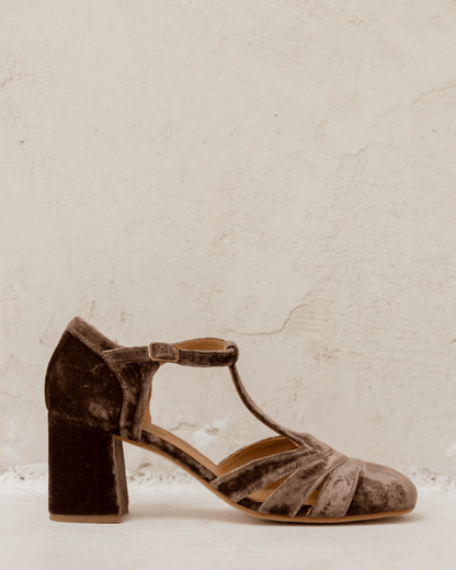 Scarpe con tacco largo in velluto cut-out con fibbia e cinturino a T