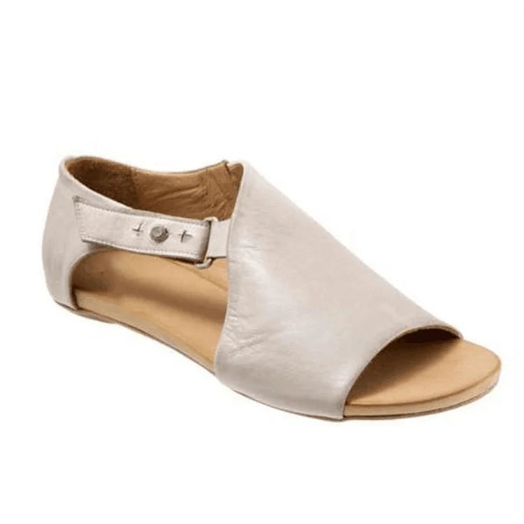 Sandali asimmetrici cut-out con cinturino e fibbia
