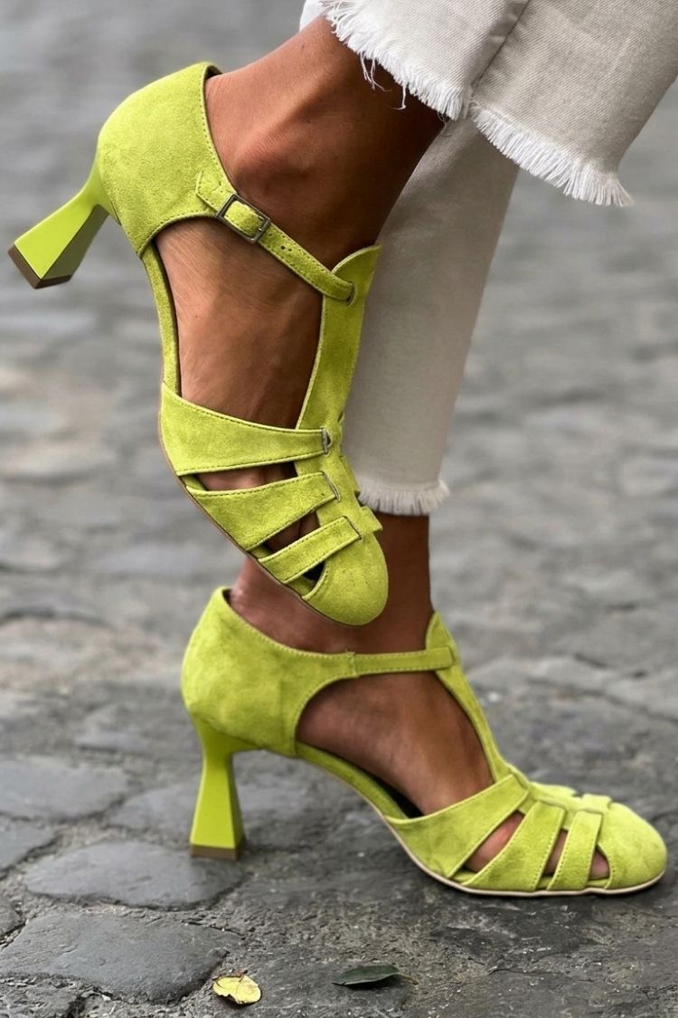 Sandali con tacco cut-out in crochet verde a punta chiusa