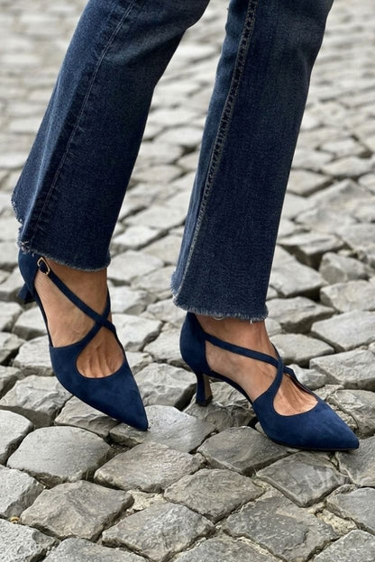 Décolleté kaki a punta con fibbia e cinturini incrociati