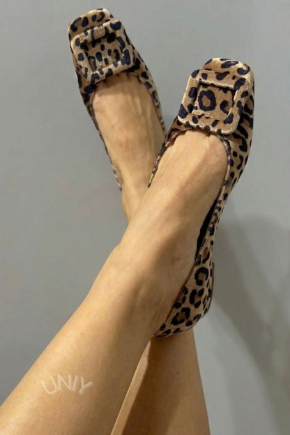 Ballerine in velluto a punta quadrata con fibbia