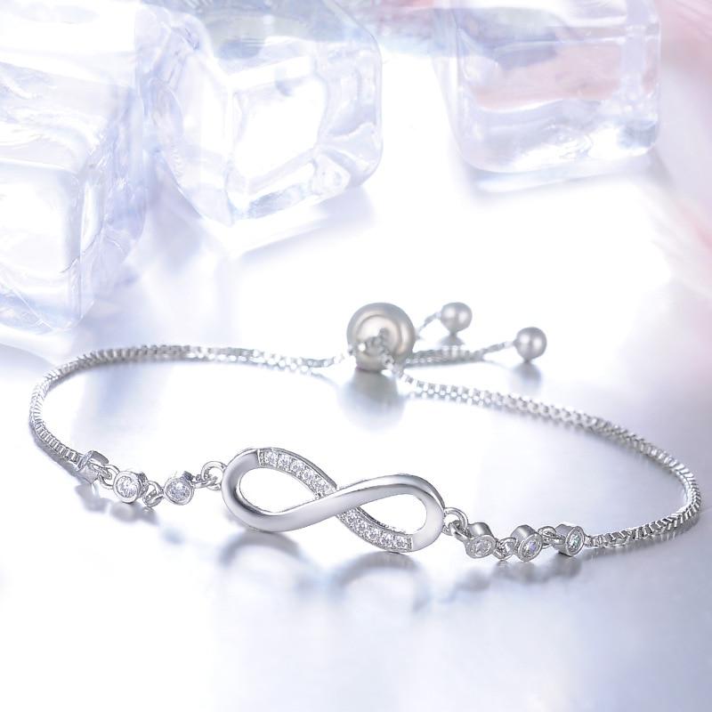 Bracciale regolabile in oro rosa a forma di infinito