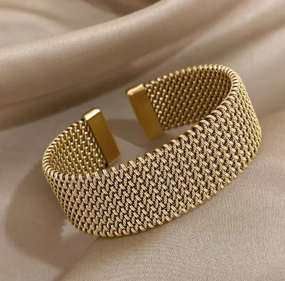 Bracciale elegante in rete intrecciata con design aperto