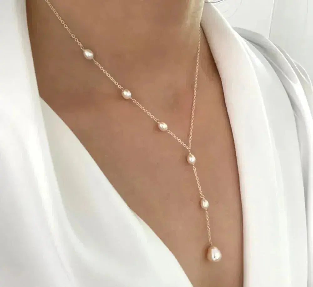 Collana elegante in stile vintage con pendente e perle